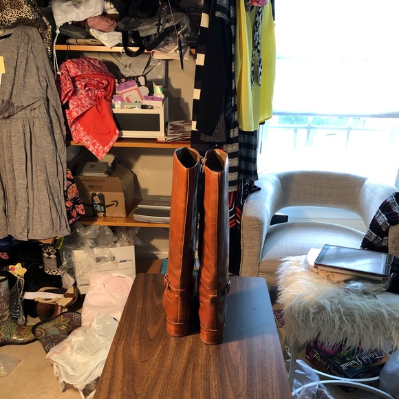 Michael Kors boots new except for one thin hairline scratch - Picture 4 of 9